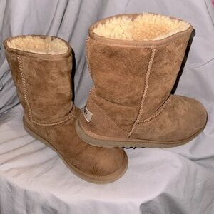 UGG Classic short boots